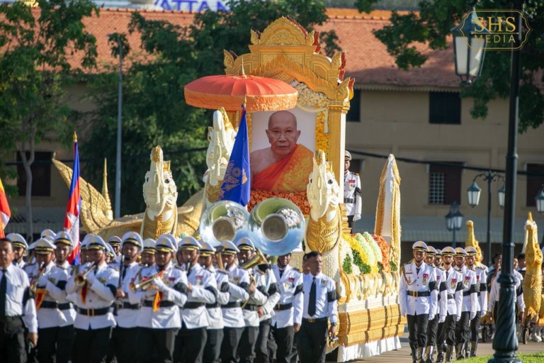 សម្ដេច​តេជោ ហ៊ុន សែន អញ្ជើញ​ដង្ហែ​ព្រះមហាក្សយាង​ថ្វាយ​ព្រះ​ភ្លើងព្រះ​បរមសព សម្ដេចព្រះ​មហាសង្ឃរាជ ទេព វង្ស